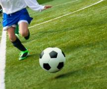 Wpływ piłki nożnej na rozwój umiejętności sportowych i społecznych